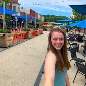 Meet your Posher, Delaney